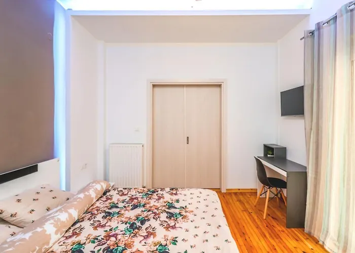 Filota Luxury Home - Free Public Parking