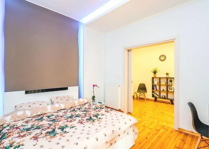 Filota Luxury Home - Free Public Parking